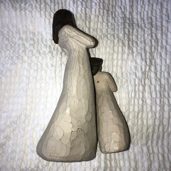 Willow Tree Figurine “Angel of the Heart” Size 7.5 and 5.5  By: Susan Lordi - Picture 5 of 6